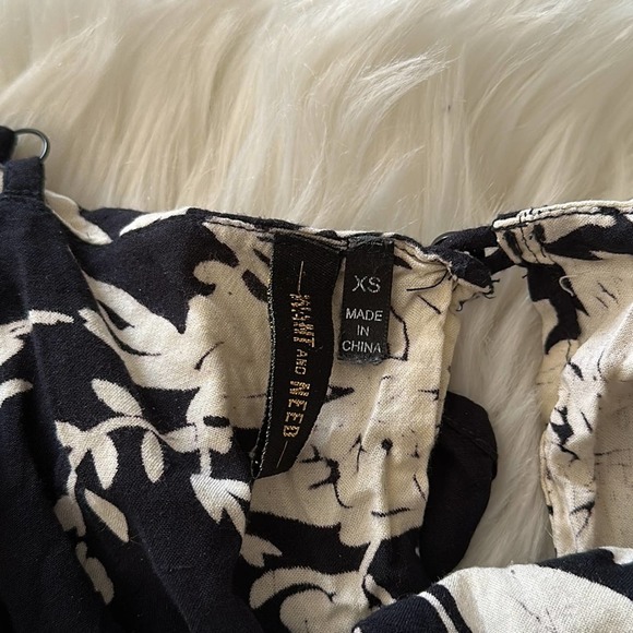 Want and Need | Floral Summer Jumpsuit Size XS - Picture 7 of 12